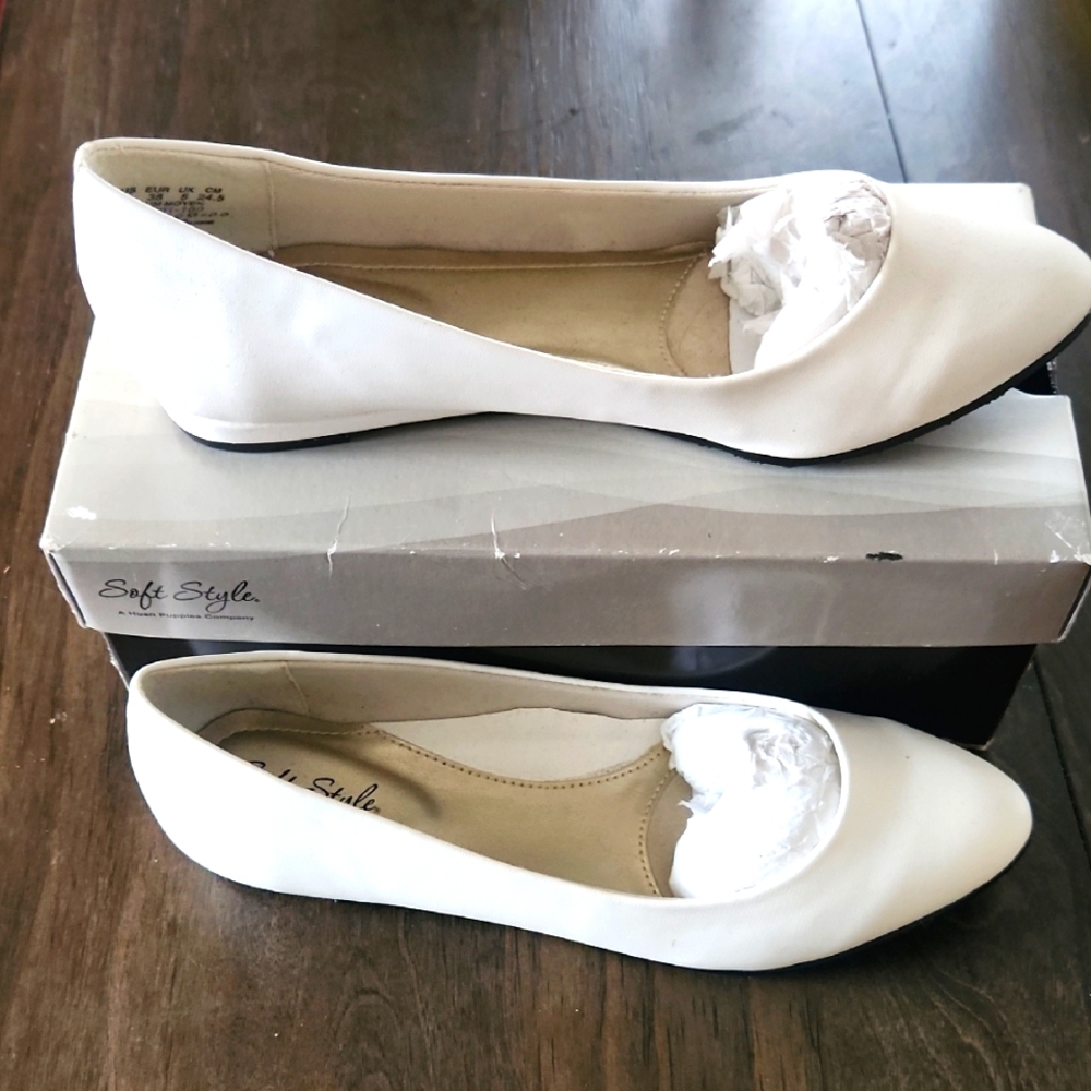 Hush Puppies Soft Style Pure White Pointy Toe Flats. Wedding,event,prom